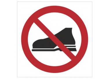 Znak zakaz wchodzenie w obuwiu zewnętrznym (634)