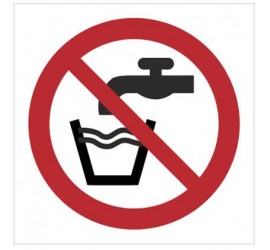 Znak zakaz picia wody (P05)